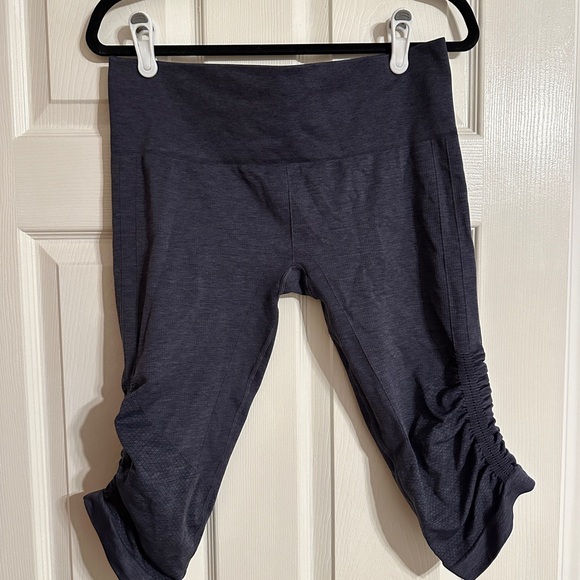 Lululemon In the Flow Crop - Picture 2 of 2